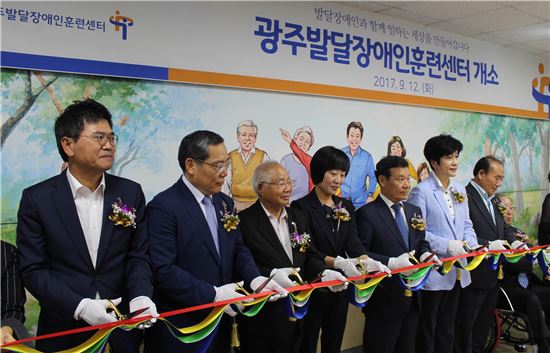 이디야커피 "발달장애인 학생의 바리스타 꿈을 응원할게요"