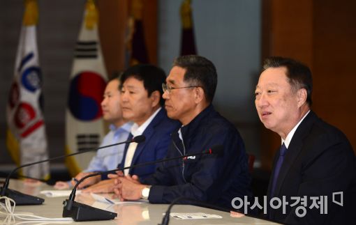 [포토]발언하는 박용만 대한상공회의소 회장