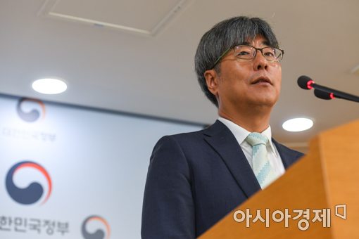 [포토]브리핑하는 이윤석 신고리5,6호기공론위 대변인