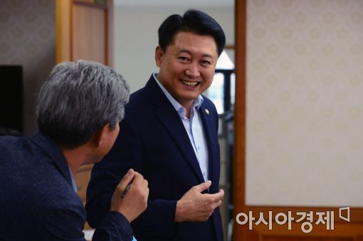 [포토]활짝 웃은 이철성 경찰청장