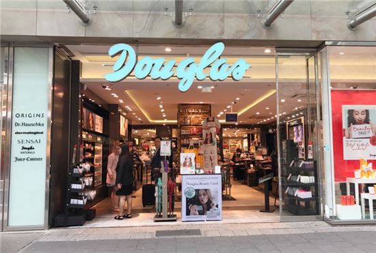 "유럽 시장 진출 확대" 토니모리, 독일 '두글라스' 450개 전점 입점 