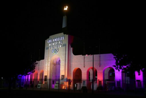 [포토] LA, 2028 올림픽 유치 축하 조명쇼