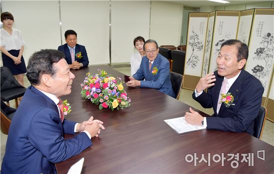 윤장현 광주시장, 한국알프스(주) 창립 30주년 기념행사 참석