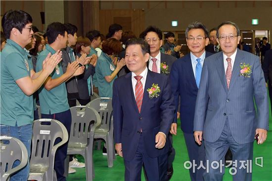 윤장현 광주시장, 한국알프스(주) 창립 30주년 기념행사 참석