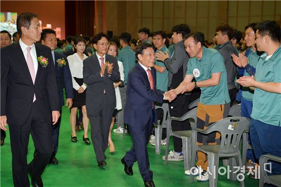 윤장현 광주시장, 한국알프스(주) 창립 30주년 기념행사 참석