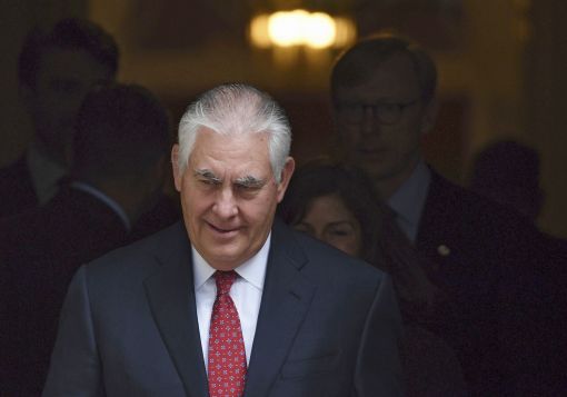 틸러슨 “중국이 스스로 대북 원유 차단해야”