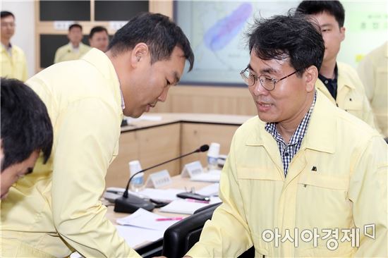 이재영 전남도지사권한대행, 태풍 대비 재해대책상황실 방문