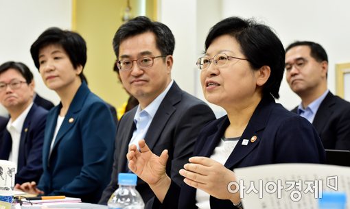 [포토]모두발언하는 정현백 여성가족부 장관