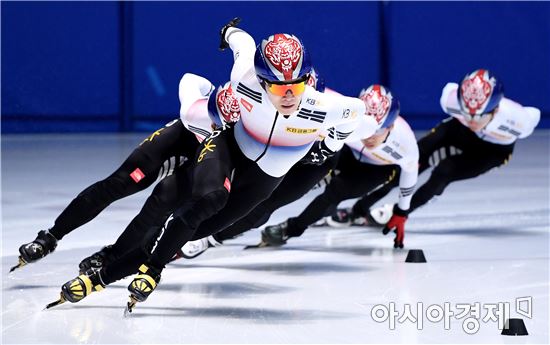 [포토]훈련하는 쇼트트랙 대표팀 서이라
