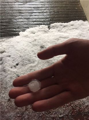 충주 우박, 네티즌 "전쟁의 징조다" "차 뚫리는 줄 알았다"