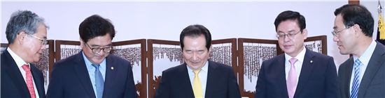 여야, 21일 김명수 인준안 표결 '원포인트 본회의' 합의(종합)