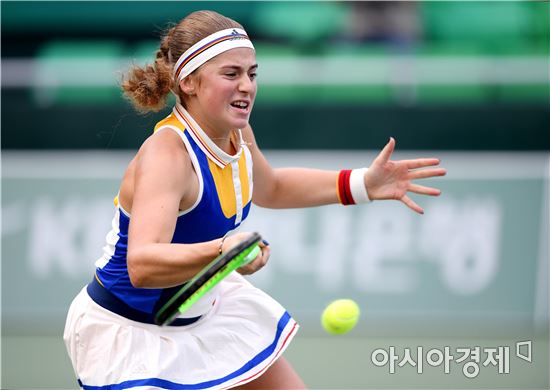 [포토]오스타펜코, '거침없는 포핸드'