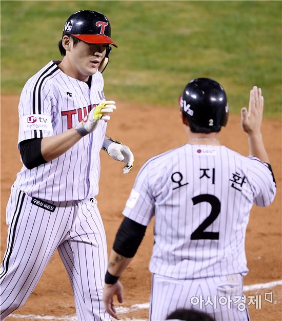 [포토]이형종, '스리런으로 경기 다시 뒤집었어'