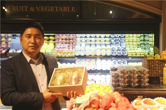 [포커스人]랍스터·흑망고에 제철 농산물…"올 추석 특별함으로 승부" 