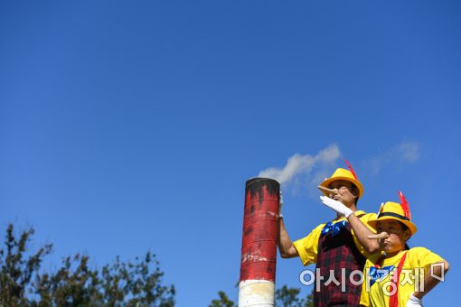 [포토]그린피스, 석탄발전소 친환경 홍보 비판