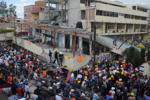 멕시코 대통령 "무너진 학교에서 22명 시신 확인"