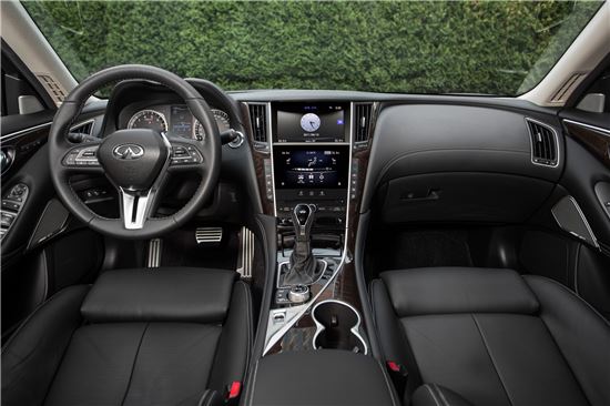 [수입차의 유혹]인피니티 '뉴 Q50'…스포츠카 버금가는 364마력 강력 퍼포먼스