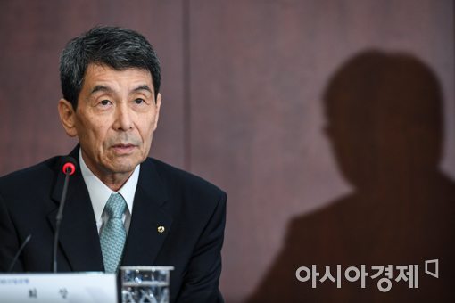 [포토]질의응답하는 이동걸 산업은행 회장