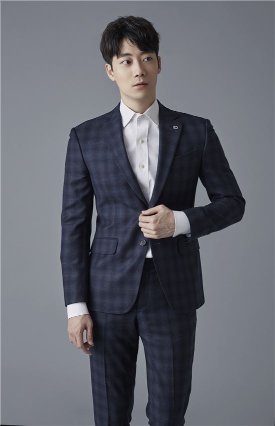 진짜 결혼하는 윤한, 과거 '우리 결혼했어요' 하차 이유는?