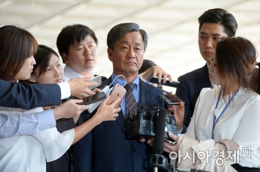 [포토]이종명 전 국정원 3차장 '질문에 묵묵부답'