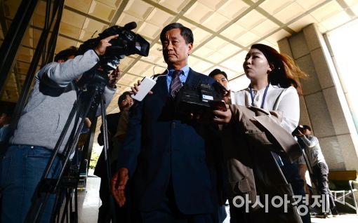 [포토]입 굳게 다문 이종명 전 국정원 3차장 