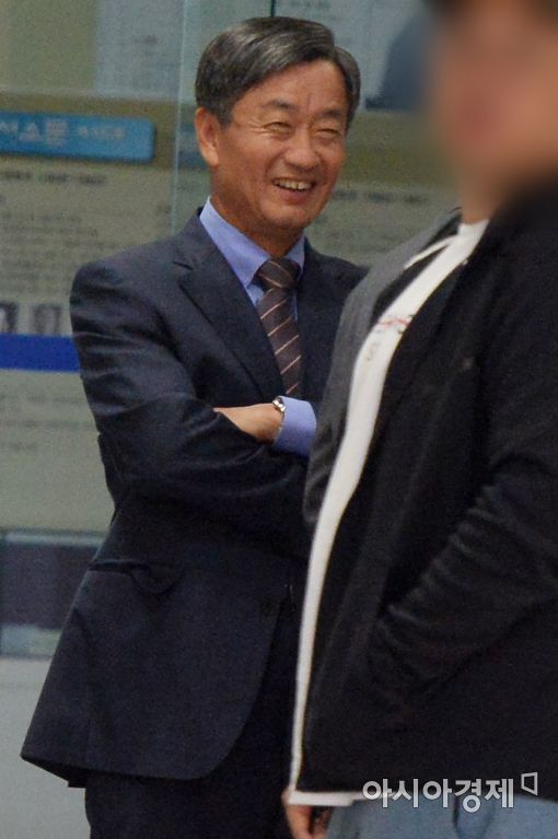 [포토]이종명 전 국정원 3차장, 여유만만 미소