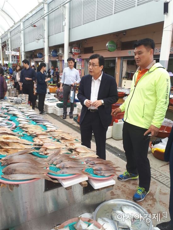 광주전남중기청, 추석 맞이 전통시장 장보기 캠페인 실시 