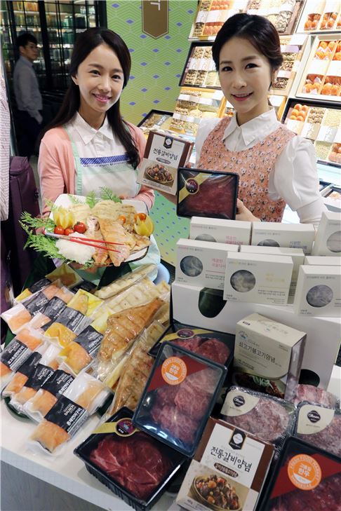 [포토]신세계 "편하게 조리하는 간편식 추석선물로 어떠세요"