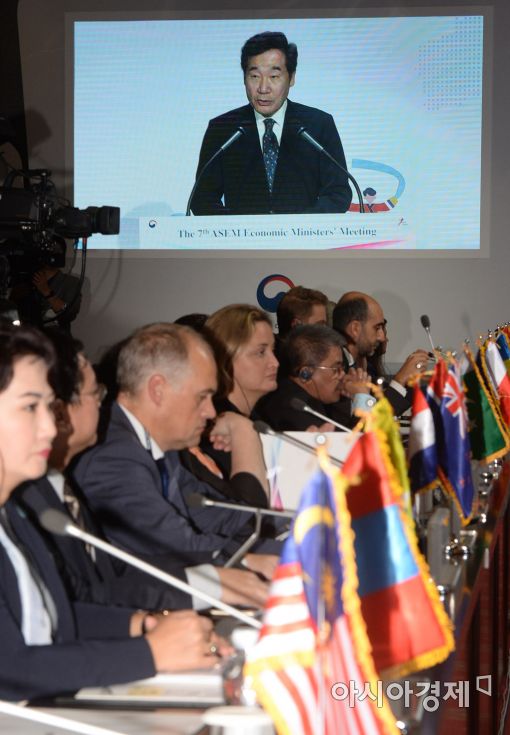 [포토]ASEM 경제장관회의, 발언하는 이낙연 총리