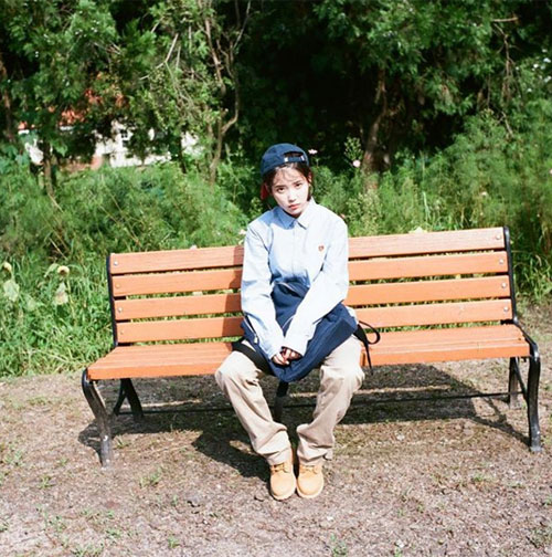 아이유, '꽃갈피 둘' 공개 소감 "매 순간 고마웠어"