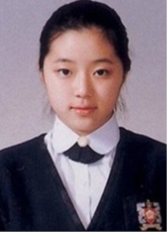 [사진출처=온라인 커뮤니티 게시판]드라마 '보그맘'에 출연중인 배우 박한별의 졸업 사진.