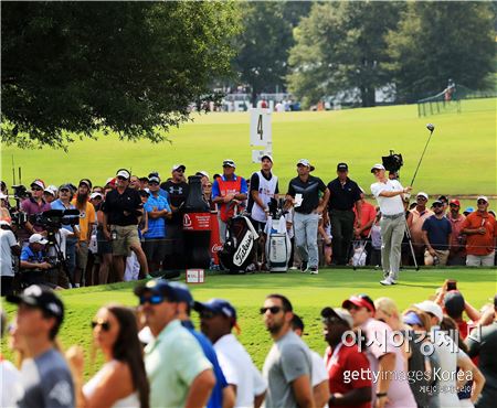 케이시 선두 "131억원 잭팟 '경우의 수'는?"
