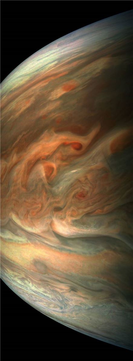 ▲지난 1일 주노 탐사선이 찍은 원본 사진을 보정해 탄생한 목성.[사진제공=NASA/JPL-Caltech/SwRI/MSSS/Gerald Eichstadt]