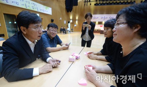 [포토]이별식 찾은 안희정 충남도지사