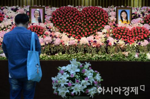 [포토]국화 대신 장미