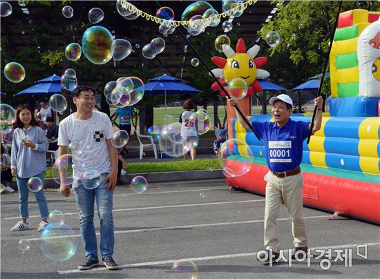 윤장현 광주시장, 2017 삼성나눔워킹 페스티벌 참석