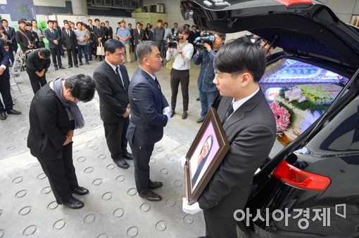 [포토]조은화 양 발인, '딸 마지막 가는길...'