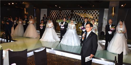 "저는 아름다운 신부랍니다"