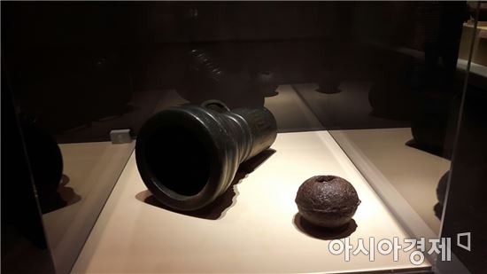 ‘좋거나 혹은 나쁘거나’ 철의 문화를 되짚다