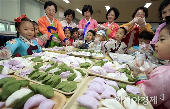 [포토]광주시 북구 운암1동, 사랑의 송편 나눔행사