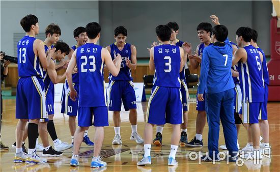 [포토]연세대, '챔프 1차전서 83-57 대승'