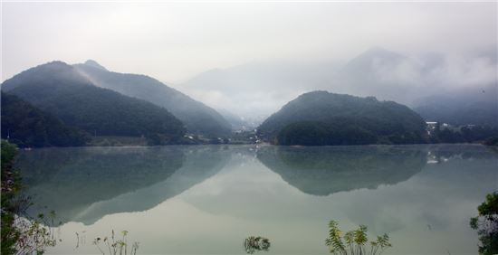 [여행만리]단풍잎 흘러내린 물소리 들리나요