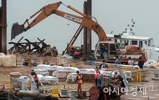 [포토]마무리 작업 한창인 세계불꽃축제