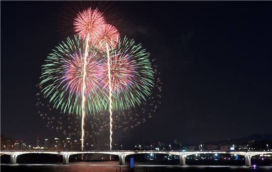 불꽃축제 사진 스마트폰으로도 가능해요~