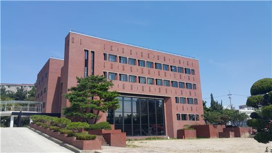 서울바이오허브 본관동 '원형처럼'…리모델링 완료