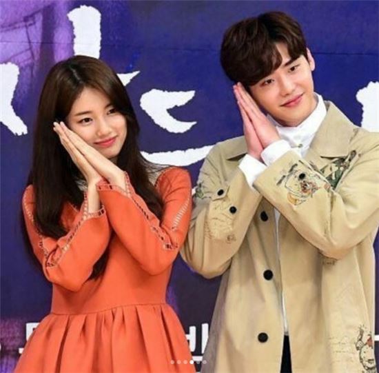 ‘당신이 잠든 사이에’ 수지X이종석, ‘꿈속에서 만나요~’ 다정하게 ‘찰칵’ 눈길