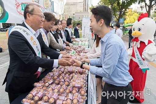 [포토]농협, "안심계란, 많이 드세요~"