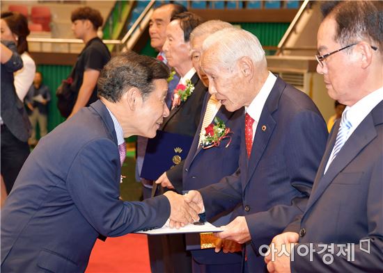 윤장현 광주시장, 제21회 노인의 날 참석