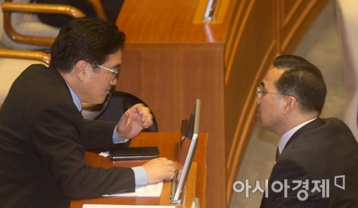 [포토]머리맞댄 더불어민주당 원내지도부