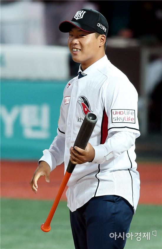 [포토]시타하는 kt 신인 강백호